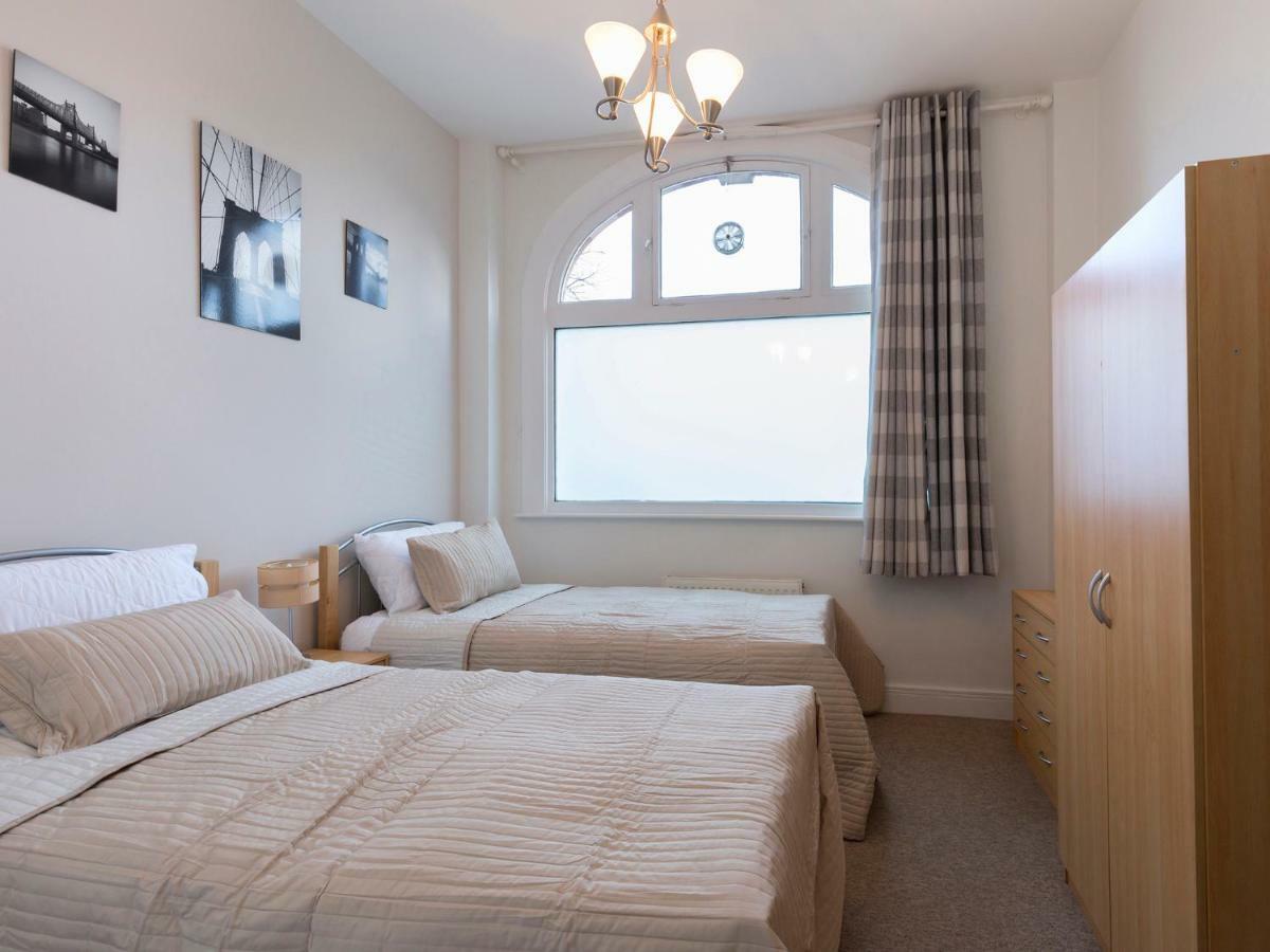 Ambrose Apartments เชลเทนแฮม ภายนอก รูปภาพ