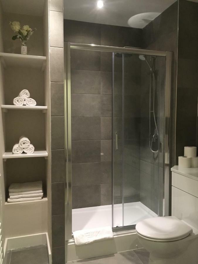 Ambrose Apartments เชลเทนแฮม ภายนอก รูปภาพ